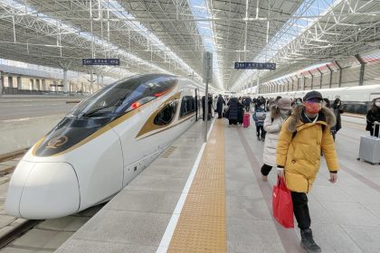 China braces for post-holiday travel peak