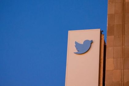 Twitter down for thousands of users