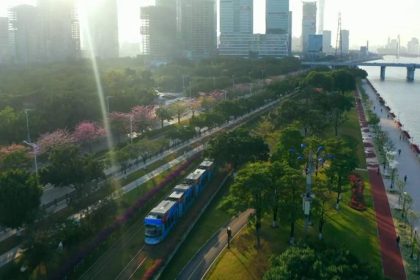 Int'l students flock back to China with excitement, hope