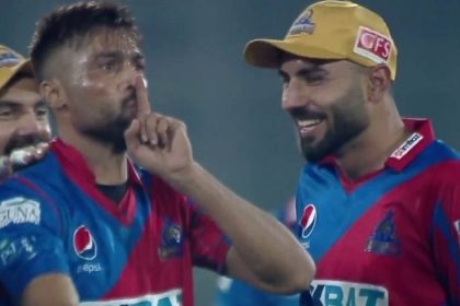 Mohammad Amir makes obscene gesture, ignores Shahid Afridi’s advice