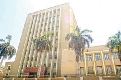 SBP jacks up key rate as rupee nosedives